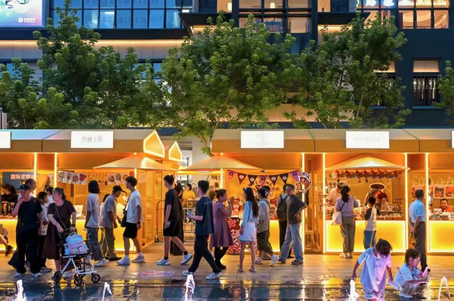 老字号、文创、夏夜露天Live秀……隆福潮集到底有多好逛？
