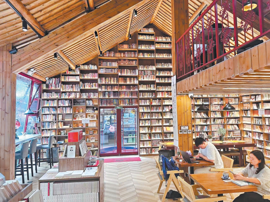 秋日北京怎么逛？首博看美洲大展，法源寺寻丁香文脉