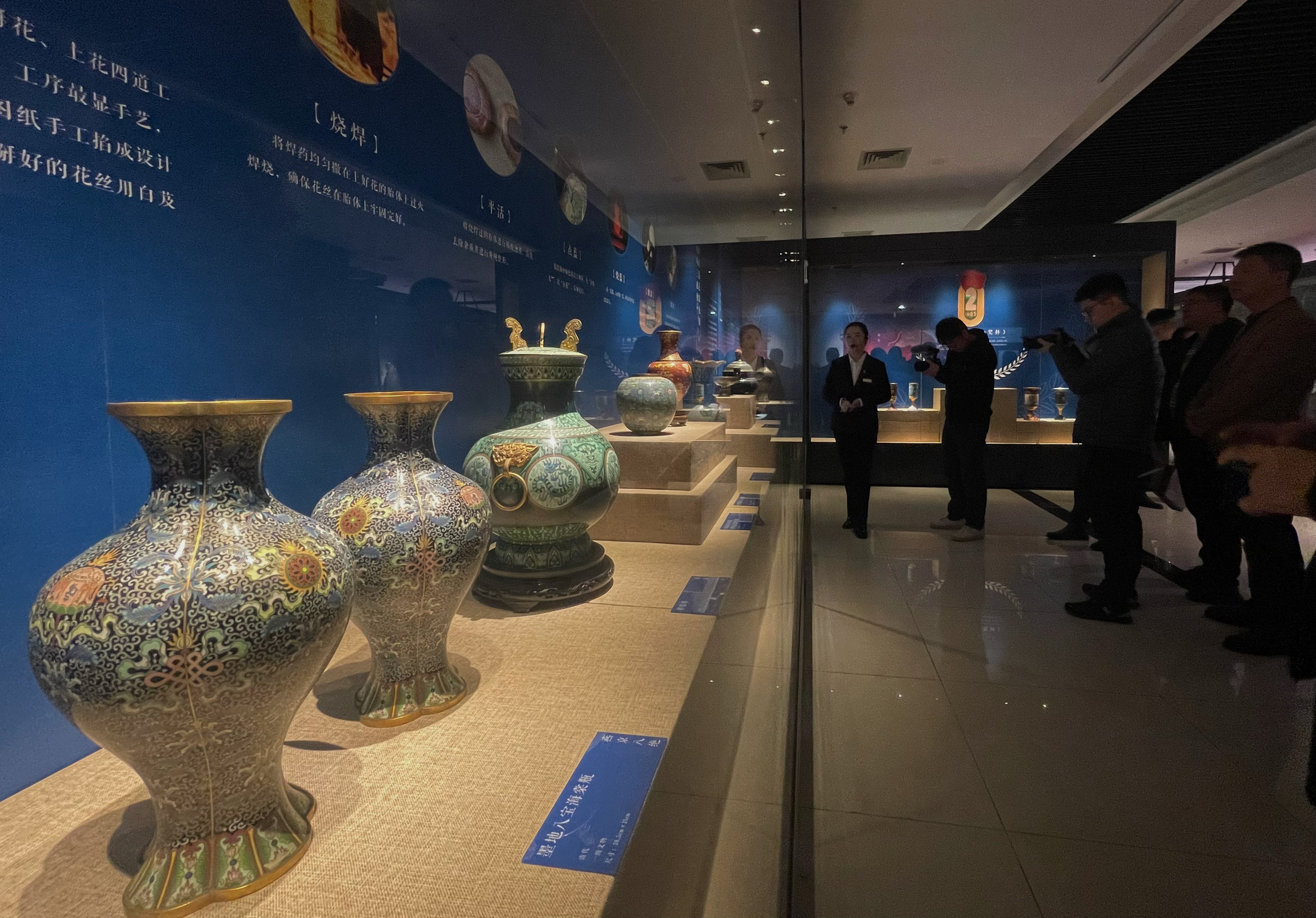 “邂逅·八个绝活儿——京城燕京八绝沉浸式体验大展”在北京工艺美术博物馆开展